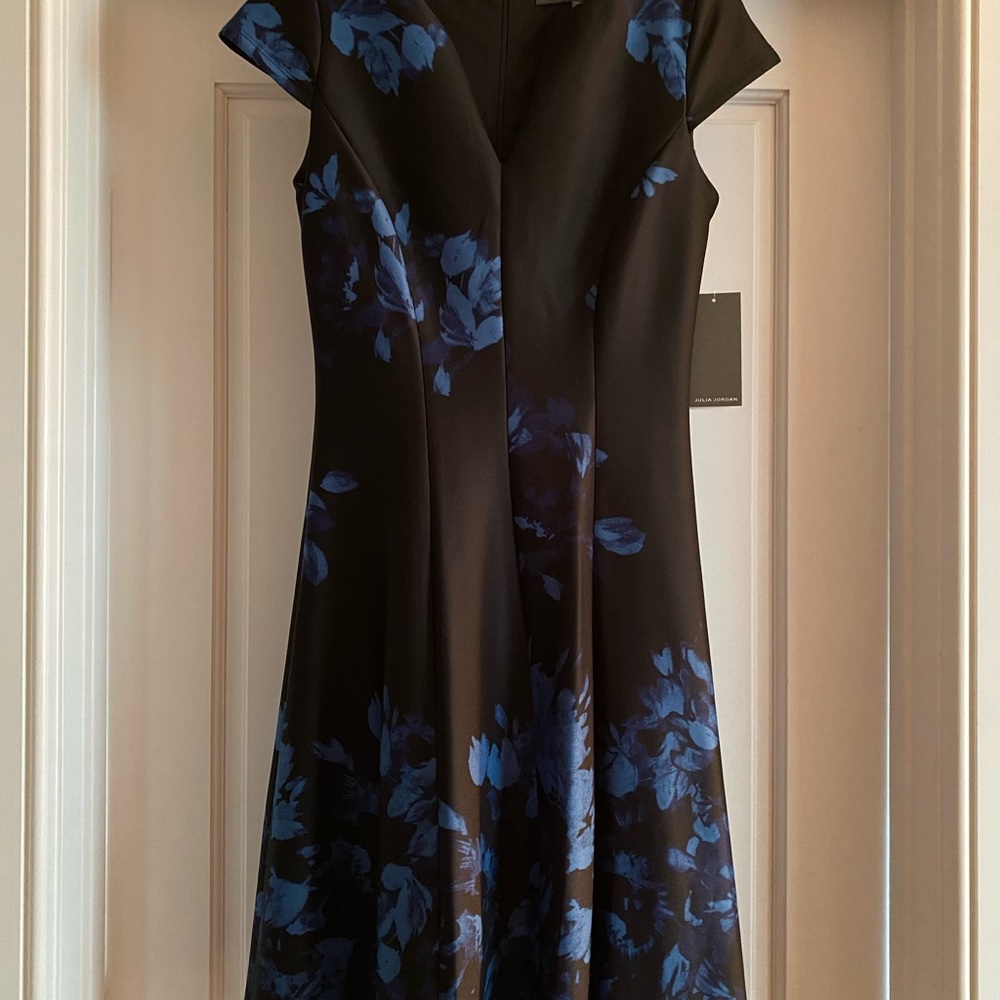Julia Jordan Capped Sleeve Dress NWT